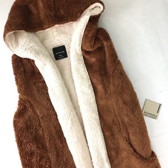 1-Day Deal! 🎉 LAST ONE! Fuzzy Hooded Vest - Picture 5 of 8